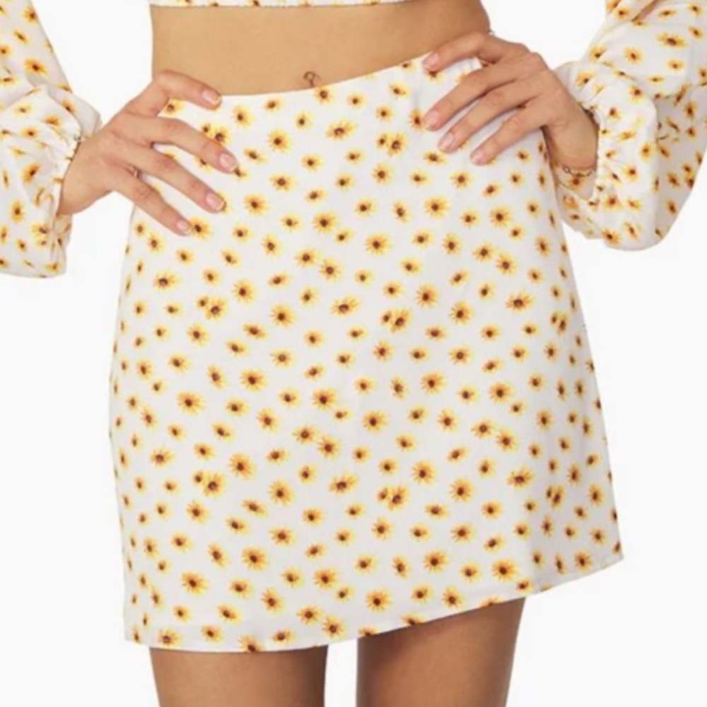 NWT WeWoreWhat Revolve White Floral Mini Satin Skirt In Ditsy Daisy